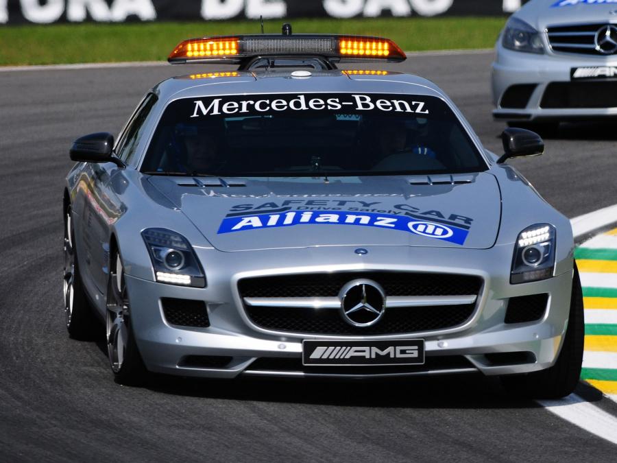  Mercedes-Benz SLS AMG F1 Safety Car 2010 года  (фото 34 из 46)